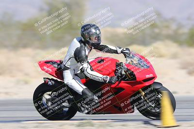 media/Dec-01-2025-Moto Forza (Mon) [[2daa91e15f]]/3-Beginner Group/Session 2 (Turn 7 Inside Pans)/